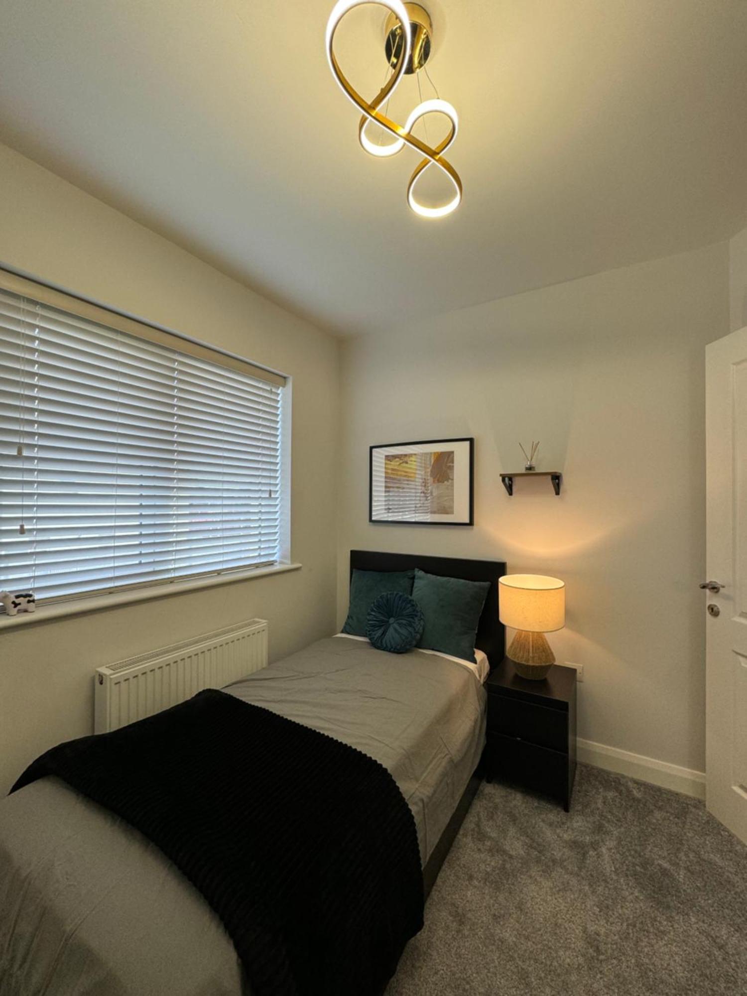 Modern Double & Single Room With Cozy Vibes Athy Exterior photo