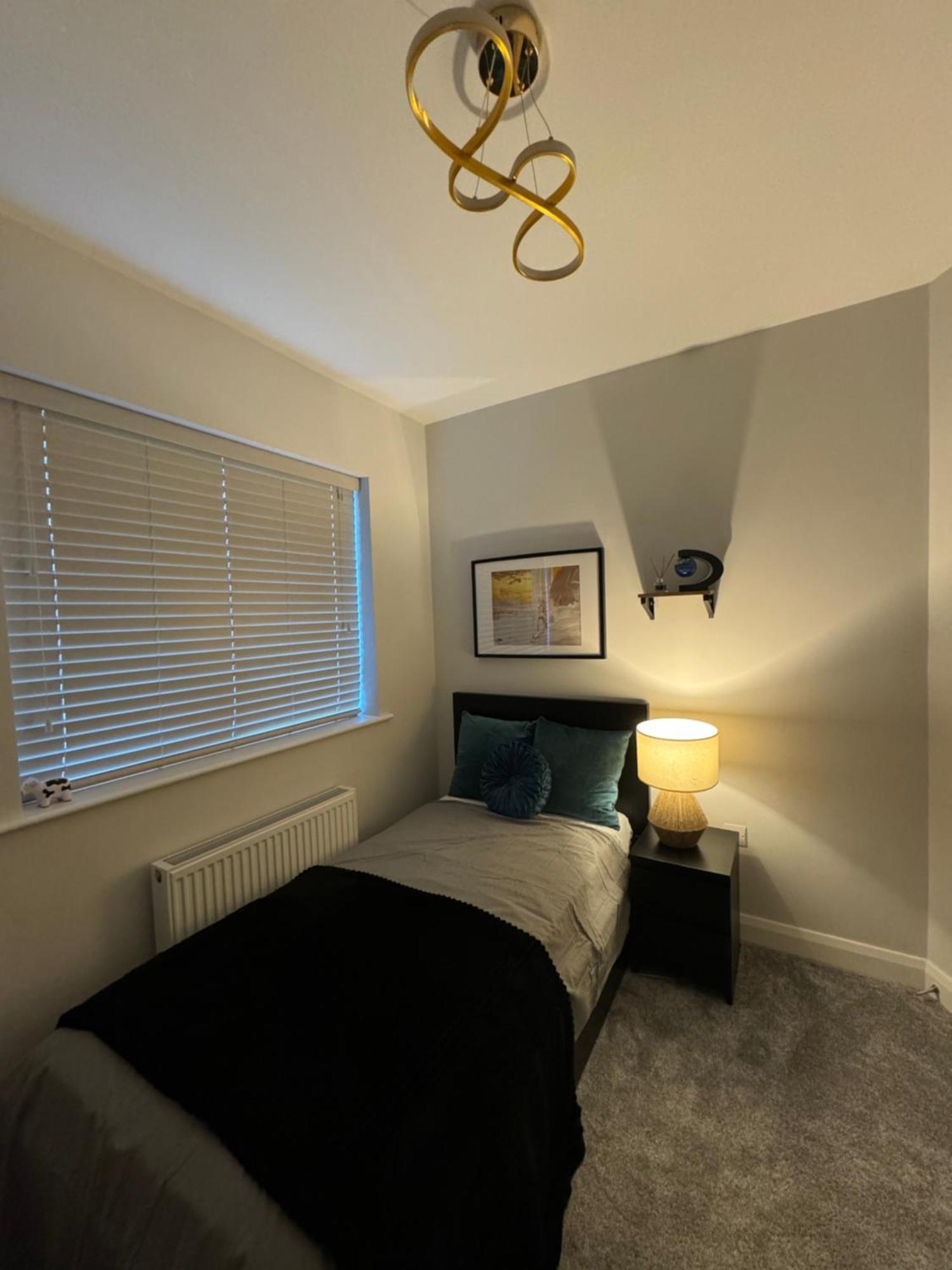 Modern Double & Single Room With Cozy Vibes Athy Exterior photo